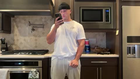 Snapshot of hungkingg22 chatting on October 1, 3:55 pm hungkingg22 online show from October 1, 3:55 pm