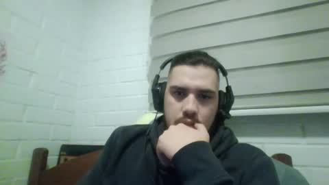 Snapshot of hungweeb chatting on October 25, 12:44 am Rod online show from October 25, 12:44 am