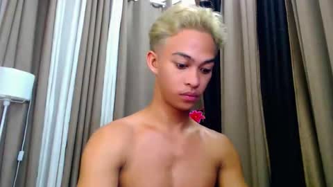 hunk_edward online show from June 6, 10:21 am