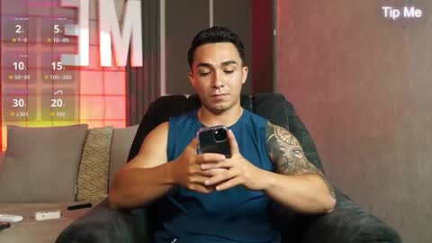 hunk_ryan online show from January 6, 5:39 pm