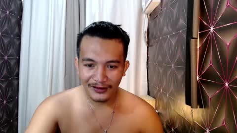 hunkylloyd online show from February 23, 7:00 am