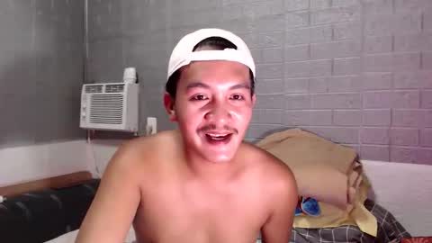 hunkylloyd online show from April 6, 4:10 am