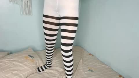 hunsweetpie online show from February 22, 1:36 pm