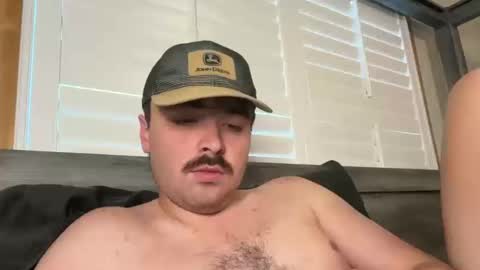 Snapshot of hunterbentleyy chatting on October 13, 10:01 pm Hunter online show from October 13, 10:01 pm