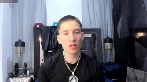 hunterheat_ online show from April 21, 1:40 pm