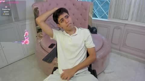Lucas online show from June 1, 9:16 pm