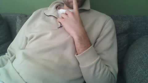 hunting_007 online show from December 15, 12:01 pm