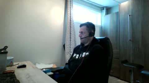 hurley7890 online show from April 2, 2:57 pm