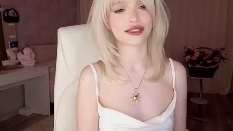 Joselle online show from February 10, 1:08 am