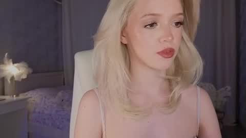 Joselle online show from April 16, 9:39 pm