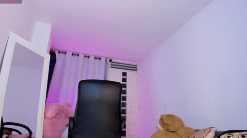Snapshot of i_babbyyy chatting on February 2, 4:48 am Helloouu im  Abigail call me Abi  MY NEW SHEDULE  IS 1030PM online show from February 2, 4:48 am