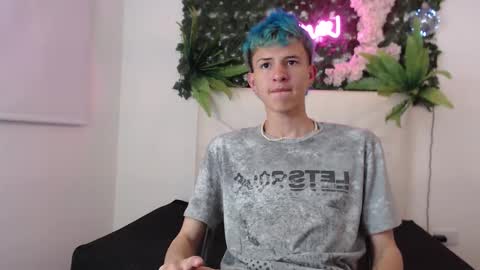 iam_lukas__ online show from October 12, 4:05 am