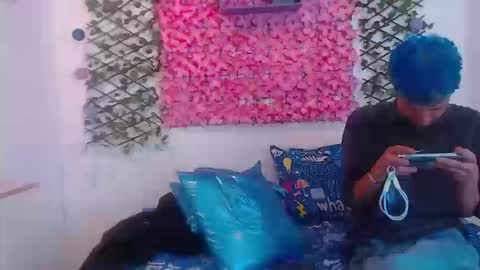 iam_lukas__ online show from September 13, 4:15 am