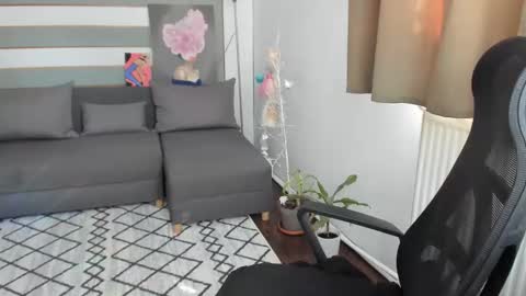 Baby Gal online show from September 10, 7:20 am