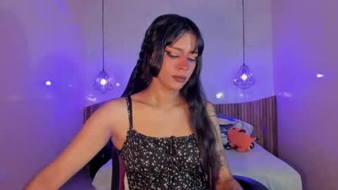 Nayuta online show from November 12, 10:45 pm