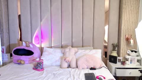 Snapshot of iamnyxy chatting on September 27, 10:02 am Nyxy  online show from September 27, 10:02 am