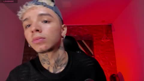 IAN CASTILLO online show from February 6, 11:46 am