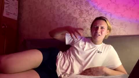 ian_mcflurry online show from July 9, 5:39 pm