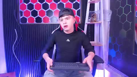 Ian  online show from June 20, 12:44 pm