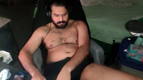 iBear0 online show from April 12, 9:35 am