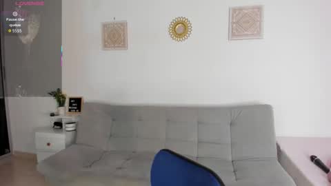 ice_y_abigail online show from December 4, 1:00 pm