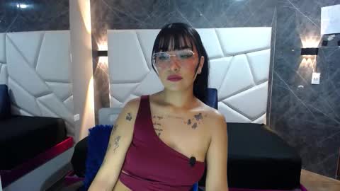 Tifanny online show from February 12, 4:43 pm