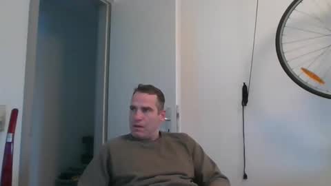 idontknowwhy1 online show from February 2, 8:32 am