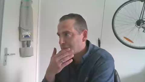 idontknowwhy1 online show from September 22, 9:57 am