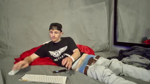 Amiri Roue online show from January 12, 2:03 am