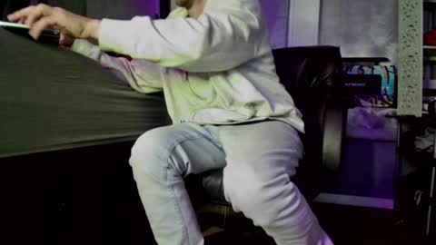 Amiri Roue online show from January 13, 8:47 am