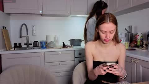 Julia and Mira online show from January 12, 9:38 am