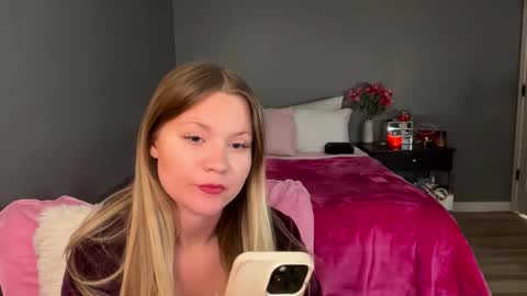 cassie online show from November 3, 7:04 pm