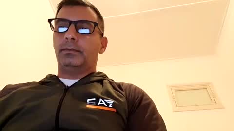 Snapshot of ihtiandar1008 chatting on January 23, 9:29 am ihtiandar1008 online show from January 23, 9:29 am