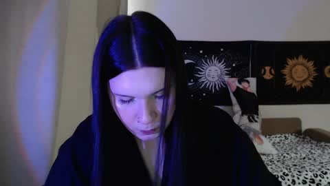 Vella online show from May 6, 2:56 pm