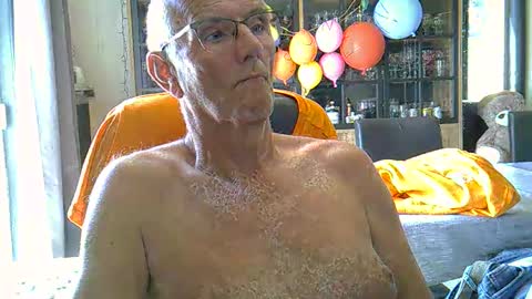 ikwiljeneuken123 online show from May 9, 12:11 pm