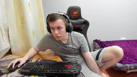 iliaskris online show from December 16, 3:24 am