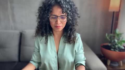 Snapshot of illaroom chatting on October 6, 8:37 pm Kloe online show from October 6, 8:37 pm