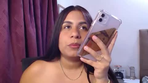 im madissonwell online show from November 5, 1:40 am