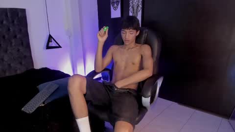 RALF online show from April 12, 3:32 am