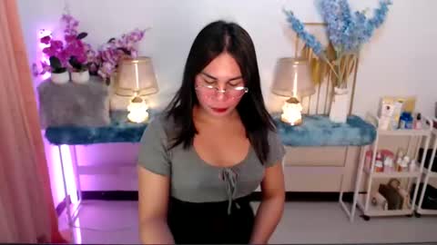 Ashley online show from January 18, 6:10 pm