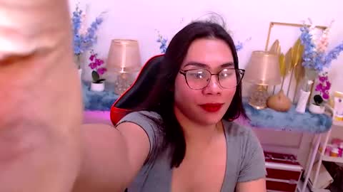 Ashley online show from February 13, 6:48 pm