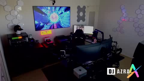 Snapshot of imdjazra chatting on January 6, 4:44 pm DJ Azra online show from January 6, 4:44 pm