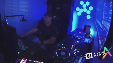 Snapshot of imdjazra chatting on October 16, 2:00 am DJ Azra online show from October 16, 2:00 am