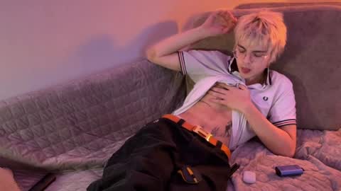 LEO online show from April 23, 1:35 am