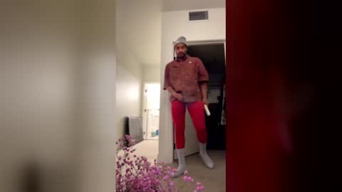 imlightskn online show from April 9, 6:06 am