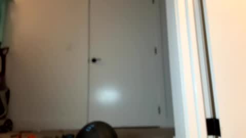 imlightskn online show from April 19, 10:49 am