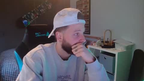 immumu online show from December 18, 1:12 pm