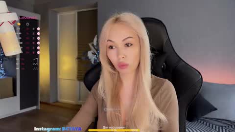 Taya online show from October 15, 9:32 am