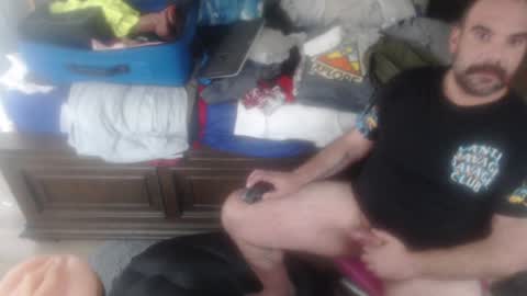 I use to be imeverythingandnothing online show from December 5, 8:06 pm