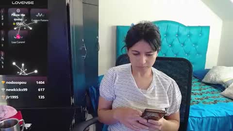 incubus_couple1 online show from January 5, 10:21 am